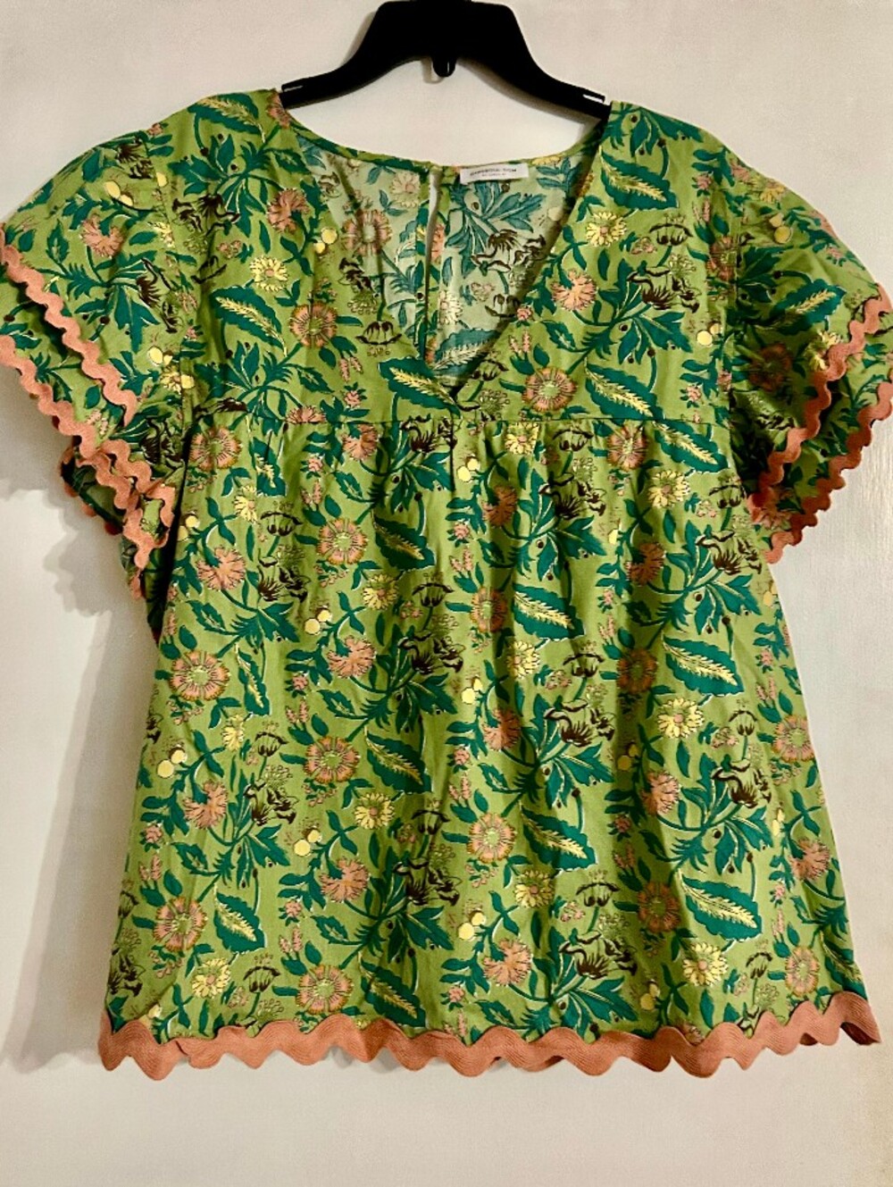 Green Floral Short-Sleeve V-Neck Women's Blouse with Pink Trim